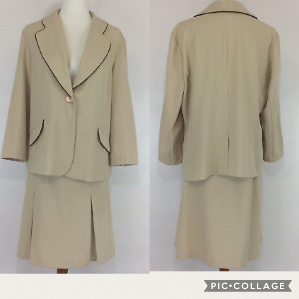 Power Suit Jacket & Skirt SZ 18 Pleated skirt